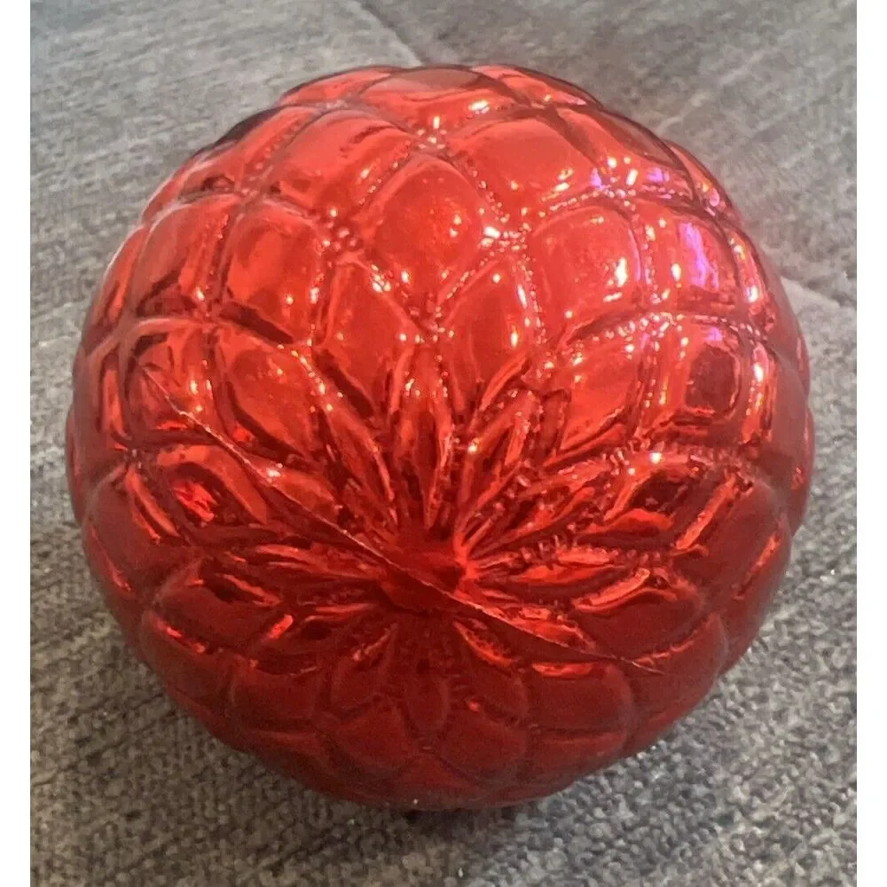 Lot of 4 VNT Red Molded Plastic Un-Breakable Christmas Ornaments 2‎ Round 2 Top
